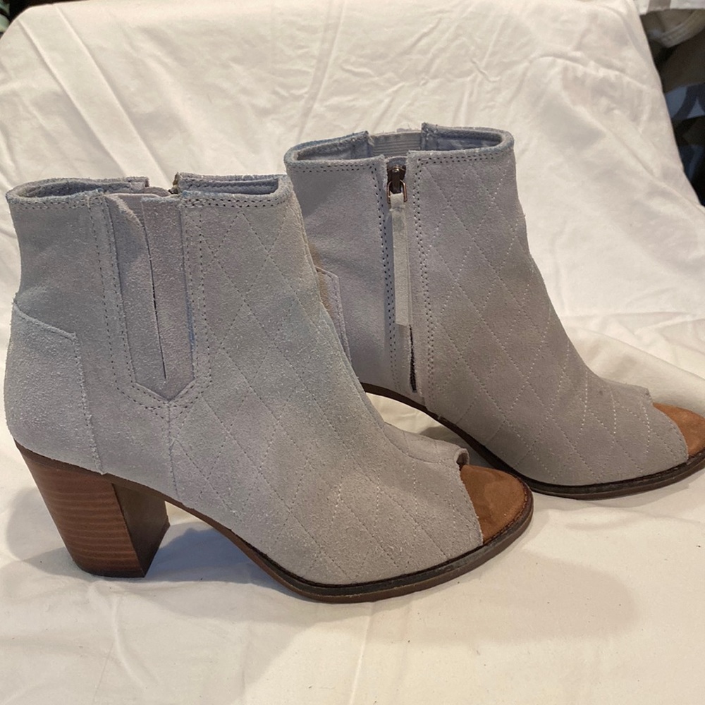 Last chance! EUC Toms Majorca Peeptoe ankle boots